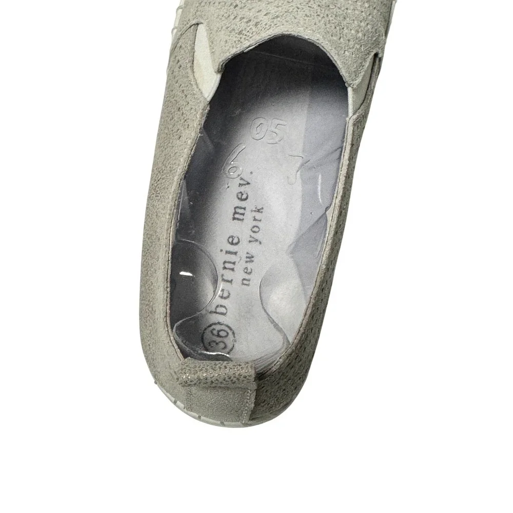 Bernie Mev New York Womens Metallic Pewter Perforated Slip On Sneakers‎ Size 36